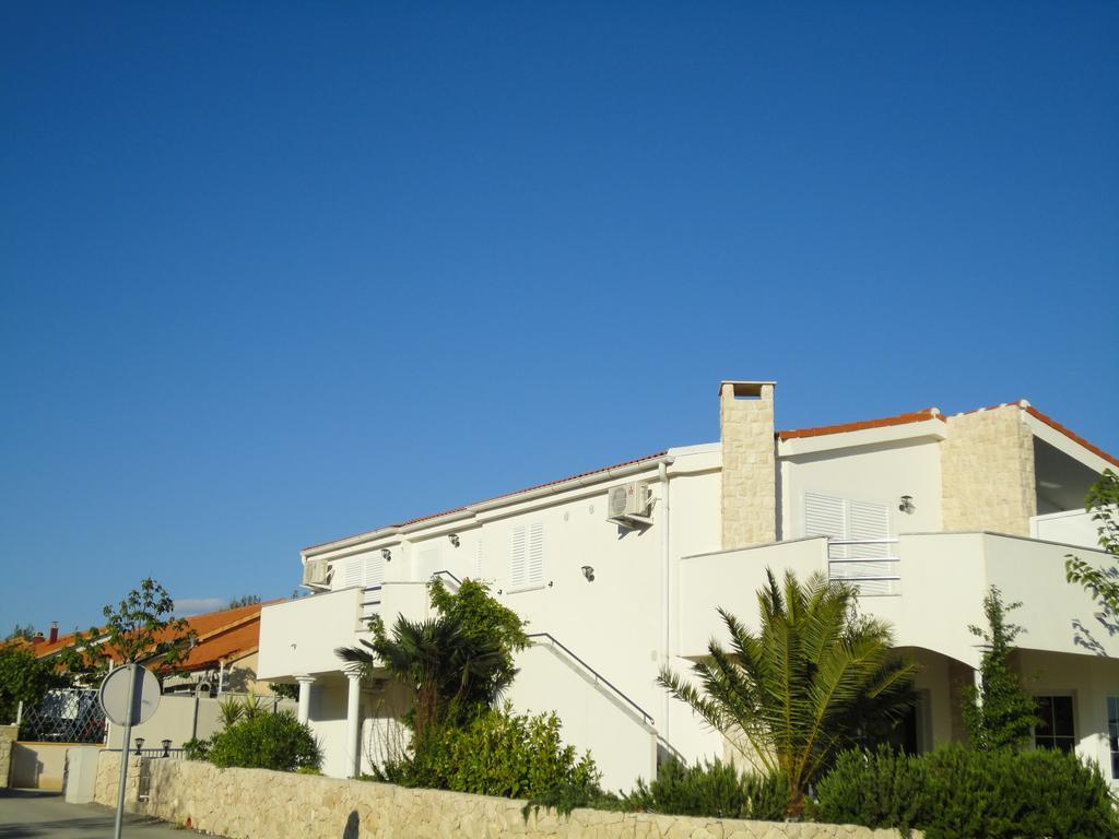 ויר Mirakul Apartments מראה חיצוני תמונה